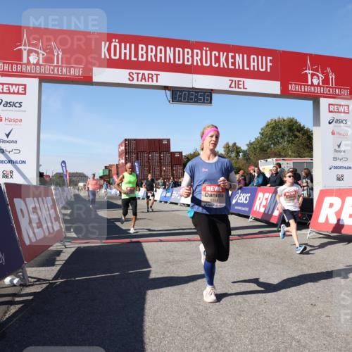 03.10.2025 - Köhlbrandbrückenlauf Lena Gebhardt http://msf.ph/oto/9048157 03.10.2025 13:03:56 Ziel 4127, 4322, 4349, 5098, 5414, 5447, 5950, 5958, 6315, 6341, 6392, 6706 meine-sportfotos.de