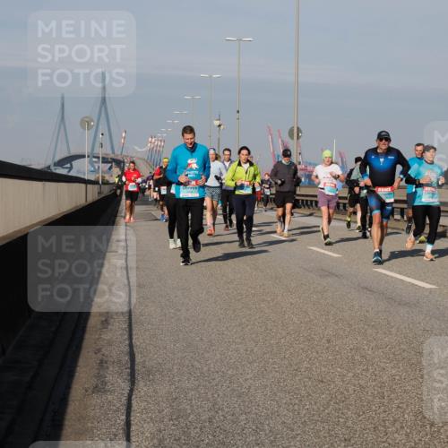 03.10.2025 - Köhlbrandbrückenlauf Fabian Wolf http://msf.ph/oto/9048168 03.10.2025 10:00:17 Position 3  meine-sportfotos.de