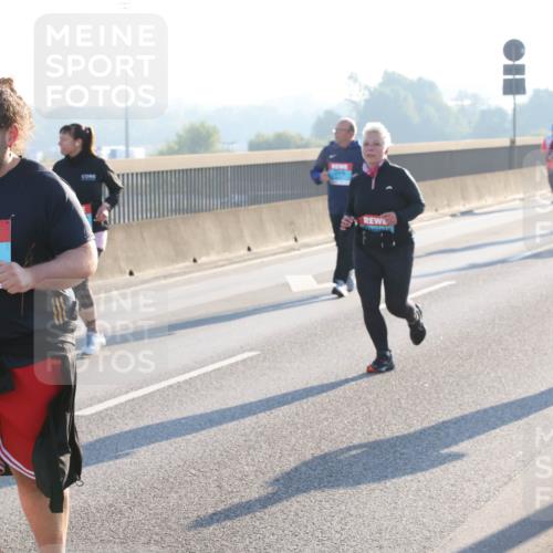 03.10.2025 - Köhlbrandbrückenlauf Lena Gebhardt http://msf.ph/oto/9048170 03.10.2025 09:30:19 Position 1 2179 meine-sportfotos.de