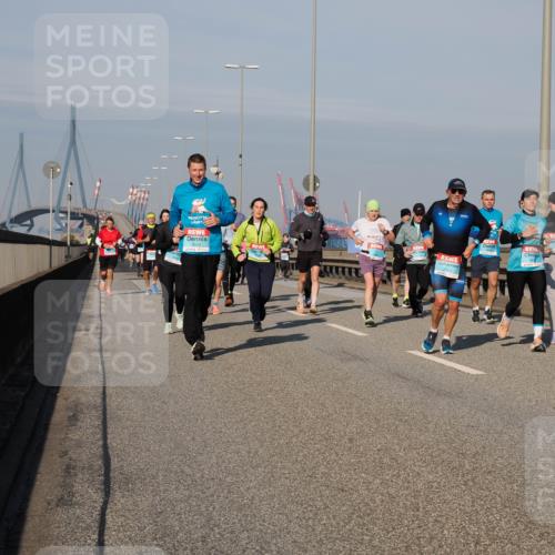 03.10.2025 - Köhlbrandbrückenlauf Fabian Wolf http://msf.ph/oto/9048180 03.10.2025 10:00:17 Position 3 3450, 2974 meine-sportfotos.de