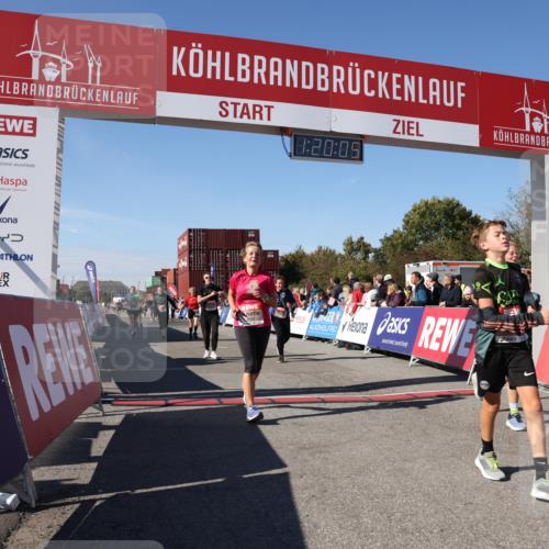 03.10.2025 - Köhlbrandbrückenlauf Lena Gebhardt http://msf.ph/oto/9048184 03.10.2025 13:20:05 Ziel 4433, 4721, 5037, 5175, 5328, 5456, 5481, 5656, 5657, 5658, 6414, 6567, 6568, 6589, 6649 meine-sportfotos.de