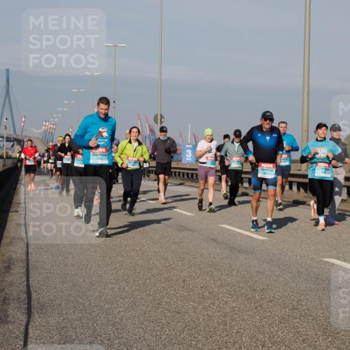 03.10.2025 - Köhlbrandbrückenlauf Fabian Wolf http://msf.ph/oto/9048190 03.10.2025 10:00:18 Position 3 2974, 2254 meine-sportfotos.de