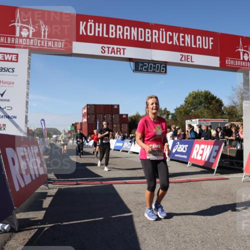 03.10.2025 - Köhlbrandbrückenlauf Lena Gebhardt http://msf.ph/oto/9048195 03.10.2025 13:20:06 Ziel 4402, 4433, 4565, 4721, 5037, 5175, 5328, 5456, 5481, 5656, 5657, 5658, 6567, 6568, 6589, 6649 meine-sportfotos.de