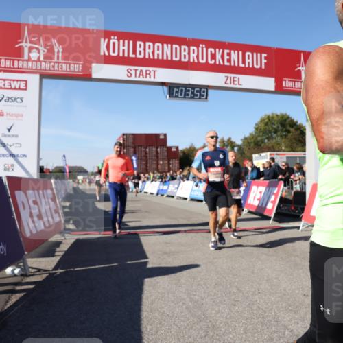 03.10.2025 - Köhlbrandbrückenlauf Lena Gebhardt http://msf.ph/oto/9048198 03.10.2025 13:03:59 Ziel 4056, 4127, 4349, 4372, 4480, 5098, 5414, 5447, 5950, 5958, 6315, 6341, 6392, 6706 meine-sportfotos.de