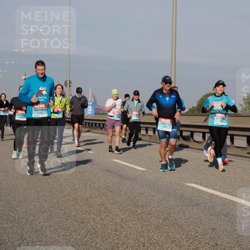 03.10.2025 - Köhlbrandbrückenlauf Fabian Wolf http://msf.ph/oto/9048205 03.10.2025 10:00:18 Position 3 2641, 3450, 3, 2974, 1903 meine-sportfotos.de