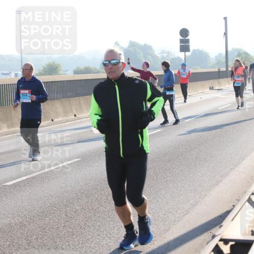 03.10.2025 - Köhlbrandbrückenlauf Lena Gebhardt http://msf.ph/oto/9048206 03.10.2025 09:30:21 Position 1 48, 1 meine-sportfotos.de