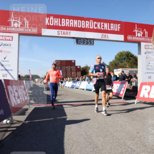 03.10.2025 - Köhlbrandbrückenlauf Lena Gebhardt http://msf.ph/oto/9048207 03.10.2025 13:03:59 Ziel 4056, 4127, 4349, 4372, 4480, 5098, 5414, 5447, 5950, 5958, 6315, 6341, 6392, 6706 meine-sportfotos.de