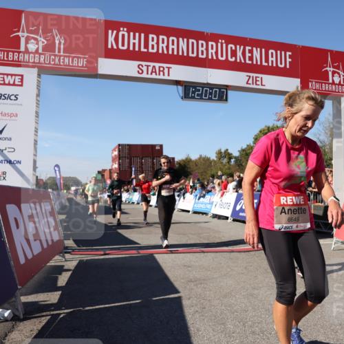 03.10.2025 - Köhlbrandbrückenlauf Lena Gebhardt http://msf.ph/oto/9048209 03.10.2025 13:20:07 Ziel 4402, 4433, 4565, 4721, 5037, 5175, 5328, 5456, 5481, 5656, 5657, 5658, 6589, 6649 meine-sportfotos.de
