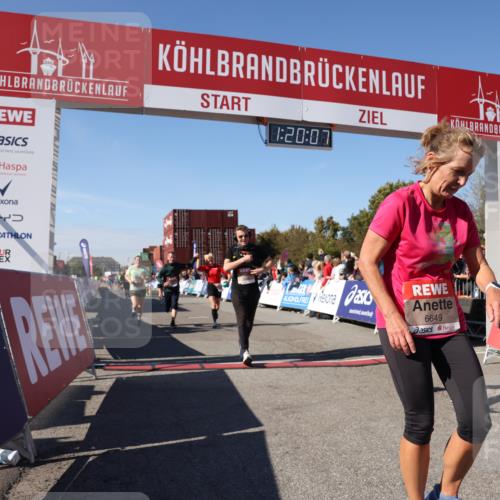 03.10.2025 - Köhlbrandbrückenlauf Lena Gebhardt http://msf.ph/oto/9048213 03.10.2025 13:20:07 Ziel 4402, 4433, 4565, 4721, 5037, 5175, 5328, 5456, 5481, 5656, 5657, 5658, 6589, 6649 meine-sportfotos.de
