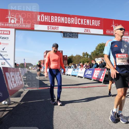 03.10.2025 - Köhlbrandbrückenlauf Lena Gebhardt http://msf.ph/oto/9048222 03.10.2025 13:04:01 Ziel 4056, 4127, 4349, 4372, 4480, 5098, 5414, 5447, 5950, 5958, 6315, 6392 meine-sportfotos.de