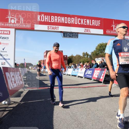 03.10.2025 - Köhlbrandbrückenlauf Lena Gebhardt http://msf.ph/oto/9048226 03.10.2025 13:04:01 Ziel 4056, 4127, 4349, 4372, 4480, 5098, 5414, 5447, 5950, 5958, 6315, 6392 meine-sportfotos.de