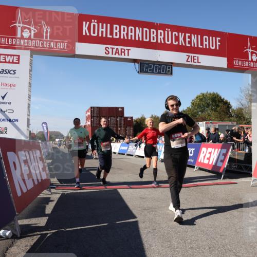 03.10.2025 - Köhlbrandbrückenlauf Lena Gebhardt http://msf.ph/oto/9048227 03.10.2025 13:20:09 Ziel 4397, 4402, 4433, 4565, 4721, 4779, 5037, 5175, 5328, 5456, 5481, 6589, 6649 meine-sportfotos.de