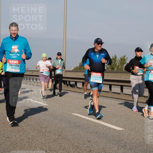 03.10.2025 - Köhlbrandbrückenlauf Fabian Wolf http://msf.ph/oto/9048234 03.10.2025 10:00:19 Position 3 3450, 3833, 2974, 1903, 2254 meine-sportfotos.de