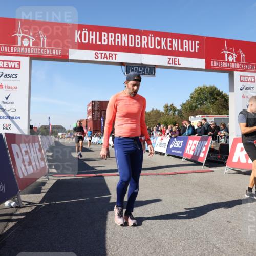 03.10.2025 - Köhlbrandbrückenlauf Lena Gebhardt http://msf.ph/oto/9048235 03.10.2025 13:04:01 Ziel 4056, 4127, 4349, 4372, 4480, 5098, 5414, 5447, 5950, 5958, 6315, 6392 meine-sportfotos.de