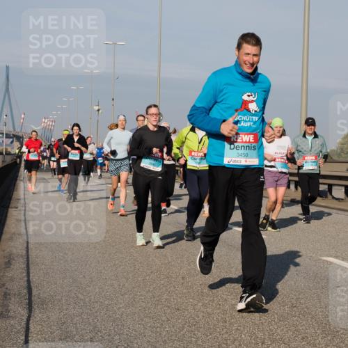 03.10.2025 - Köhlbrandbrückenlauf Fabian Wolf http://msf.ph/oto/9048238 03.10.2025 10:00:20 Position 3 3450, 2641 meine-sportfotos.de
