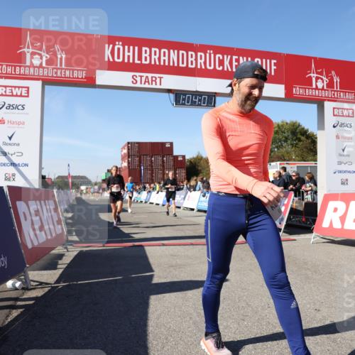 03.10.2025 - Köhlbrandbrückenlauf Lena Gebhardt http://msf.ph/oto/9048244 03.10.2025 13:04:02 Ziel 4056, 4127, 4349, 4372, 4480, 5098, 5414, 5447, 5950, 5958, 6315, 6392 meine-sportfotos.de
