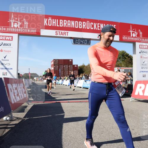 03.10.2025 - Köhlbrandbrückenlauf Lena Gebhardt http://msf.ph/oto/9048248 03.10.2025 13:04:02 Ziel 4056, 4127, 4349, 4372, 4480, 5098, 5414, 5447, 5950, 5958, 6315, 6392 meine-sportfotos.de