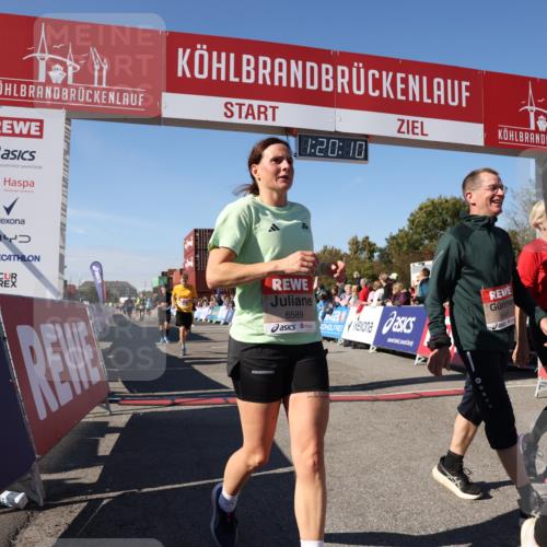 03.10.2025 - Köhlbrandbrückenlauf Lena Gebhardt http://msf.ph/oto/9048249 03.10.2025 13:20:11 Ziel 4397, 4402, 4433, 4565, 4779, 4994, 5037, 5175, 5328, 5456, 5481, 5683, 6589, 6649 meine-sportfotos.de