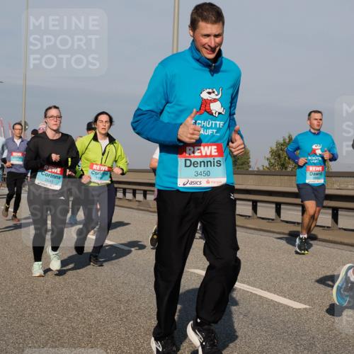 03.10.2025 - Köhlbrandbrückenlauf Fabian Wolf http://msf.ph/oto/9048251 03.10.2025 10:00:21 Position 3 2641, 179, 3450, 3446, 2974 meine-sportfotos.de