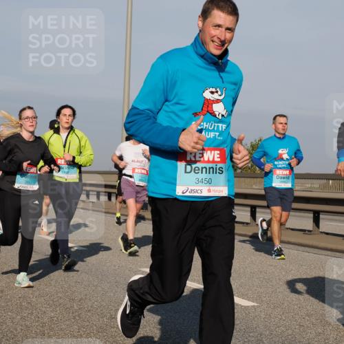 03.10.2025 - Köhlbrandbrückenlauf Fabian Wolf http://msf.ph/oto/9048256 03.10.2025 10:00:21 Position 3 2641, 1792, 3833, 3450, 3446, 2974 meine-sportfotos.de