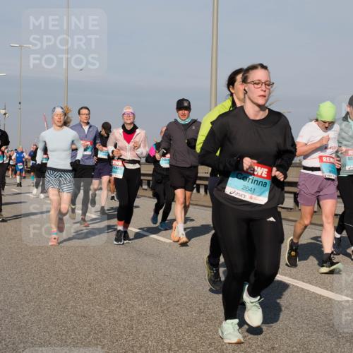 03.10.2025 - Köhlbrandbrückenlauf Fabian Wolf http://msf.ph/oto/9048275 03.10.2025 10:00:22 Position 3 2641, 794 meine-sportfotos.de