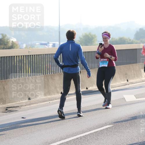 03.10.2025 - Köhlbrandbrückenlauf Lena Gebhardt http://msf.ph/oto/9048277 03.10.2025 09:30:25 Position 1 3284 meine-sportfotos.de