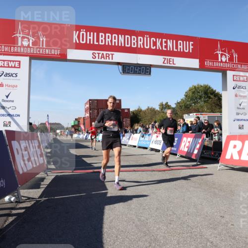 03.10.2025 - Köhlbrandbrückenlauf Lena Gebhardt http://msf.ph/oto/9048279 03.10.2025 13:04:03 Ziel 4056, 4127, 4349, 4372, 4480, 5098, 5447, 5950, 5958, 6315, 6392 meine-sportfotos.de