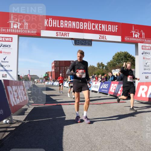 03.10.2025 - Köhlbrandbrückenlauf Lena Gebhardt http://msf.ph/oto/9048288 03.10.2025 13:04:04 Ziel 4056, 4127, 4349, 4372, 4480, 5098, 5447, 5721, 5950, 5958, 6315, 6392 meine-sportfotos.de