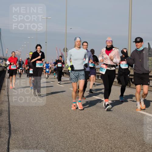 03.10.2025 - Köhlbrandbrückenlauf Fabian Wolf http://msf.ph/oto/9048296 03.10.2025 10:00:23 Position 3 1932, 2789 meine-sportfotos.de