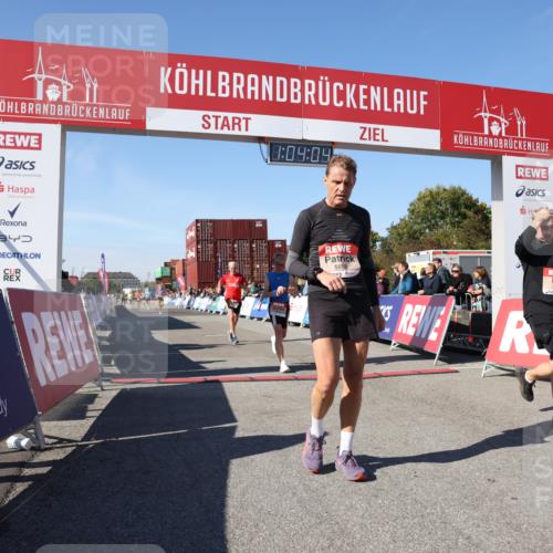 03.10.2025 - Köhlbrandbrückenlauf Lena Gebhardt http://msf.ph/oto/9048297 03.10.2025 13:04:05 Ziel 4056, 4127, 4349, 4372, 4480, 5098, 5447, 5721, 5950, 5958, 6315, 6392 meine-sportfotos.de