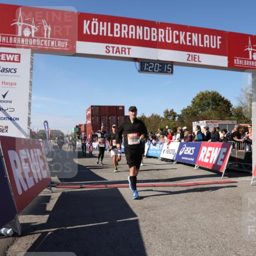 03.10.2025 - Köhlbrandbrückenlauf Lena Gebhardt http://msf.ph/oto/9048310 03.10.2025 13:20:15 Ziel 4397, 4402, 4565, 4779, 4994, 5037, 5144, 5160, 5328, 5456, 5481, 5672, 5683, 5850, 6035, 6136, 6589 meine-sportfotos.de