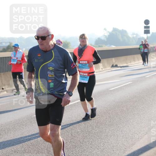 03.10.2025 - Köhlbrandbrückenlauf Lena Gebhardt http://msf.ph/oto/9048318 03.10.2025 09:30:30 Position 1 2347, 2620 meine-sportfotos.de