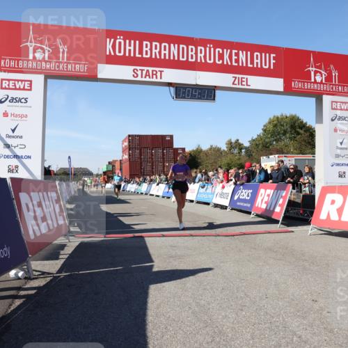 03.10.2025 - Köhlbrandbrückenlauf Lena Gebhardt http://msf.ph/oto/9048346 03.10.2025 13:04:11 Ziel 4056, 4372, 4480, 5055, 5721, 5958, 6038, 6523 meine-sportfotos.de