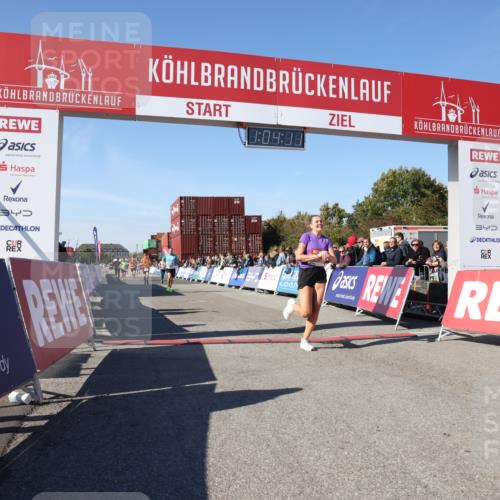 03.10.2025 - Köhlbrandbrückenlauf Lena Gebhardt http://msf.ph/oto/9048350 03.10.2025 13:04:11 Ziel 4056, 4372, 4480, 5055, 5721, 5958, 6038, 6523 meine-sportfotos.de