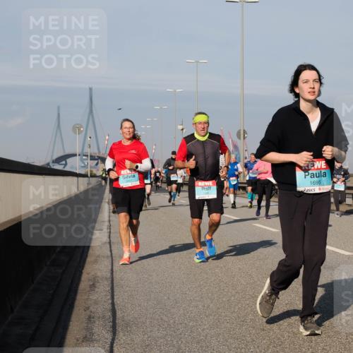 03.10.2025 - Köhlbrandbrückenlauf Fabian Wolf http://msf.ph/oto/9048358 03.10.2025 10:00:26 Position 3 3487, 3486, 1695, 400 meine-sportfotos.de