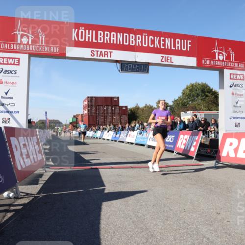 03.10.2025 - Köhlbrandbrückenlauf Lena Gebhardt http://msf.ph/oto/9048360 03.10.2025 13:04:12 Ziel 4056, 4372, 4480, 5055, 5721, 5958, 6038, 6523 meine-sportfotos.de