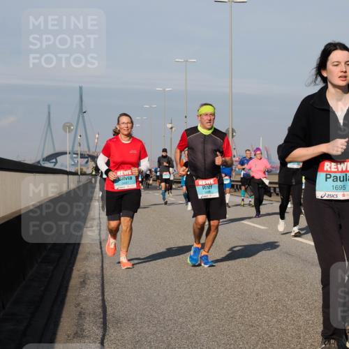 03.10.2025 - Köhlbrandbrückenlauf Fabian Wolf http://msf.ph/oto/9048366 03.10.2025 10:00:26 Position 3 0, 3487, 3486, 1695, 3, 217 meine-sportfotos.de