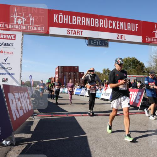 03.10.2025 - Köhlbrandbrückenlauf Lena Gebhardt http://msf.ph/oto/9048368 03.10.2025 13:20:17 Ziel 4397, 4402, 4565, 4571, 4779, 4994, 5144, 5160, 5456, 5481, 5672, 5683, 5850, 6035, 6136, 6589 meine-sportfotos.de