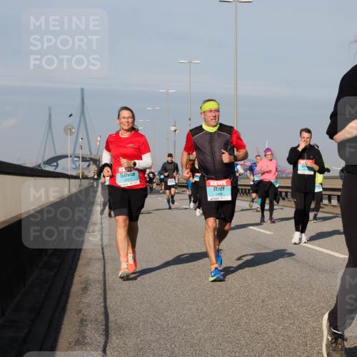 03.10.2025 - Köhlbrandbrückenlauf Fabian Wolf http://msf.ph/oto/9048370 03.10.2025 10:00:26 Position 3 3487, 3486, 1695 meine-sportfotos.de