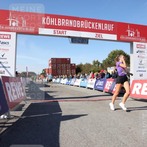 03.10.2025 - Köhlbrandbrückenlauf Lena Gebhardt http://msf.ph/oto/9048371 03.10.2025 13:04:12 Ziel 4056, 4372, 4480, 5055, 5721, 5958, 6038, 6523 meine-sportfotos.de
