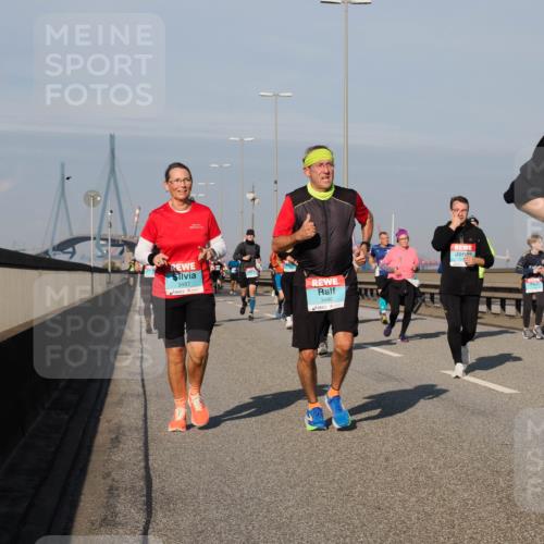 03.10.2025 - Köhlbrandbrückenlauf Fabian Wolf http://msf.ph/oto/9048373 03.10.2025 10:00:27 Position 3 3487, 3486, 16 meine-sportfotos.de