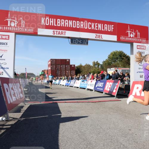 03.10.2025 - Köhlbrandbrückenlauf Lena Gebhardt http://msf.ph/oto/9048375 03.10.2025 13:04:12 Ziel 4056, 4372, 4480, 5055, 5721, 5958, 6038, 6523 meine-sportfotos.de