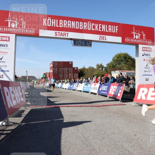 03.10.2025 - Köhlbrandbrückenlauf Lena Gebhardt http://msf.ph/oto/9048380 03.10.2025 13:04:12 Ziel 4056, 4372, 4480, 5055, 5721, 5958, 6038, 6523 meine-sportfotos.de