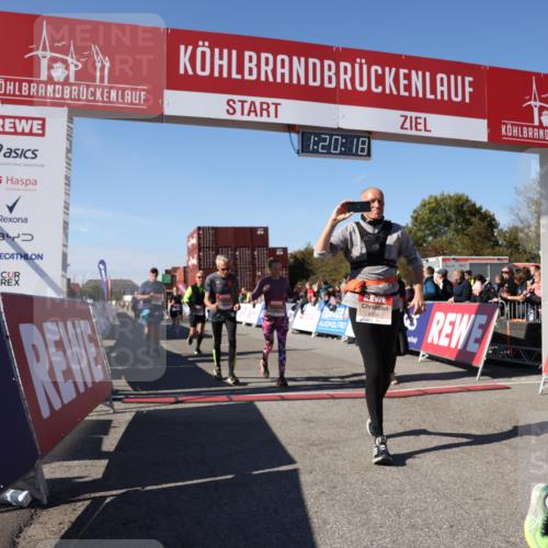03.10.2025 - Köhlbrandbrückenlauf Lena Gebhardt http://msf.ph/oto/9048385 03.10.2025 13:20:18 Ziel 4397, 4402, 4565, 4571, 4779, 4994, 5144, 5160, 5208, 5456, 5481, 5672, 5683, 5850, 6035, 6136, 6589 meine-sportfotos.de