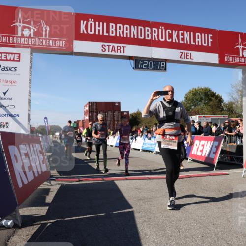 03.10.2025 - Köhlbrandbrückenlauf Lena Gebhardt http://msf.ph/oto/9048387 03.10.2025 13:20:18 Ziel 4397, 4402, 4565, 4571, 4779, 4994, 5144, 5160, 5208, 5456, 5481, 5672, 5683, 5850, 6035, 6136, 6589 meine-sportfotos.de