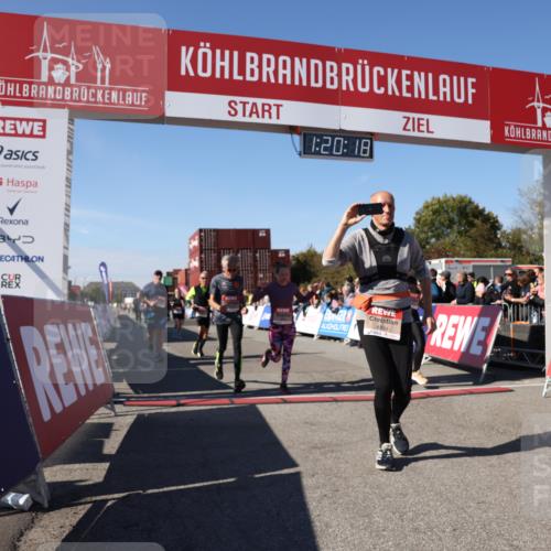 03.10.2025 - Köhlbrandbrückenlauf Lena Gebhardt http://msf.ph/oto/9048391 03.10.2025 13:20:18 Ziel 4397, 4402, 4565, 4571, 4779, 4994, 5144, 5160, 5208, 5456, 5481, 5672, 5683, 5850, 6035, 6136, 6589 meine-sportfotos.de