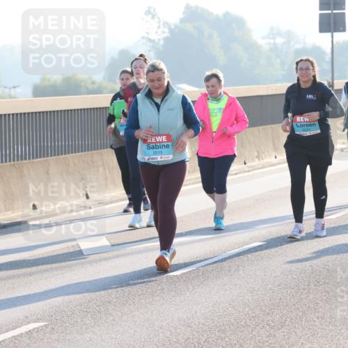 03.10.2025 - Köhlbrandbrückenlauf Lena Gebhardt http://msf.ph/oto/9048398 03.10.2025 09:30:35 Position 1 2515, 3571 meine-sportfotos.de