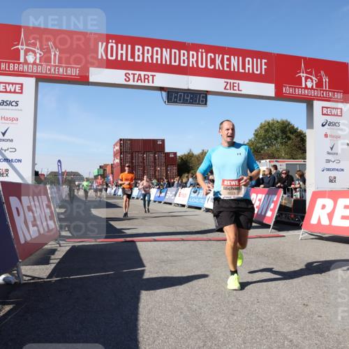 03.10.2025 - Köhlbrandbrückenlauf Lena Gebhardt http://msf.ph/oto/9048410 03.10.2025 13:04:16 Ziel 4494, 5055, 5721, 6038, 6250, 6251, 6523, 6724 meine-sportfotos.de
