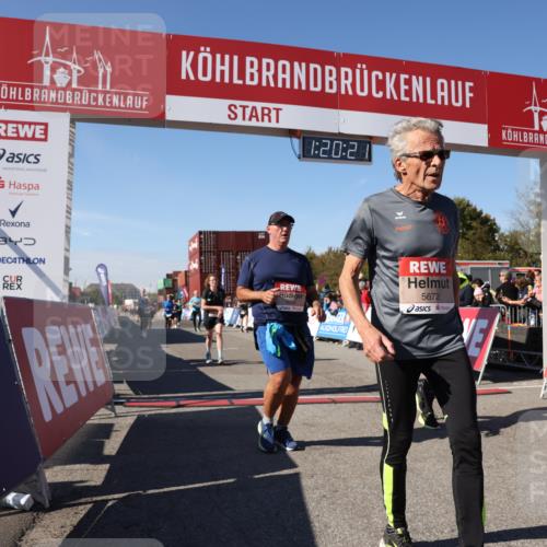 03.10.2025 - Köhlbrandbrückenlauf Lena Gebhardt http://msf.ph/oto/9048417 03.10.2025 13:20:21 Ziel 4385, 4397, 4402, 4565, 4570, 4571, 4591, 4672, 4739, 4779, 4994, 5082, 5144, 5160, 5208, 5672, 5683, 5790, 5850, 6035, 6136 meine-sportfotos.de