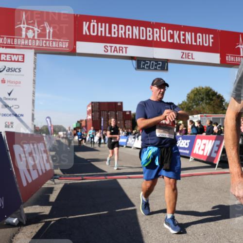 03.10.2025 - Köhlbrandbrückenlauf Lena Gebhardt http://msf.ph/oto/9048437 03.10.2025 13:20:22 Ziel 4385, 4397, 4402, 4565, 4570, 4571, 4591, 4672, 4739, 4779, 4994, 5082, 5144, 5160, 5208, 5672, 5683, 5790, 5850, 6035, 6136 meine-sportfotos.de